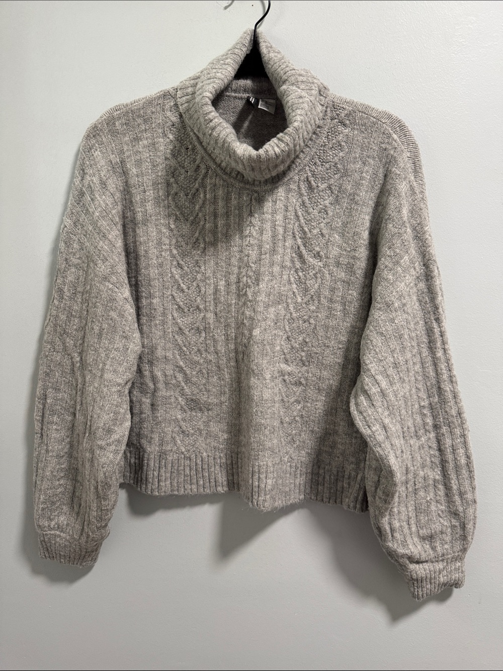 Divided H&M Turtleneck Cable Knit Cropped Sweater - Light Gray